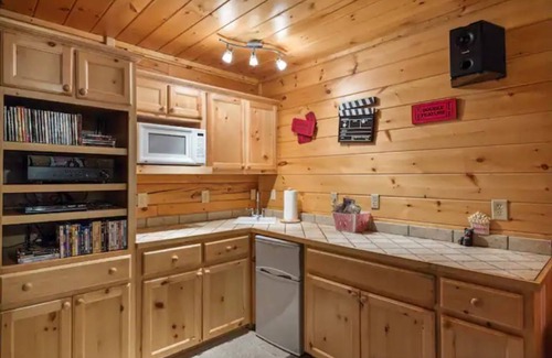 Gatlinburg - Pigeon Forge Cabin | Mountain views, HUGE theater room, hot tub, game room!