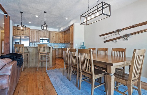 North Park City House | Mountain Views+ location+2 living areas+2 fireplaces+hot tub