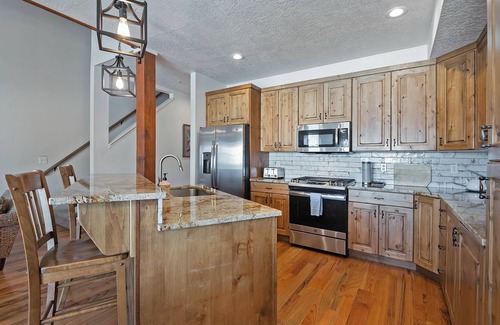 North Park City House | Mountain Views+ location+2 living areas+2 fireplaces+hot tub