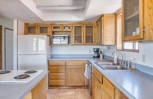 Springerville House | Mountain Views on Hillside in Eager