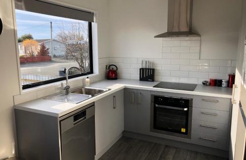 Twizel House | Mountain views on Mackenzie