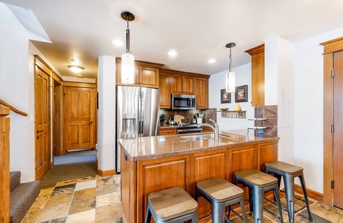 Copper Mountain Village Condo | Mountain Views in Center Village - Shared Hot Tub & Sauna, WiFi & Walk to Lifts