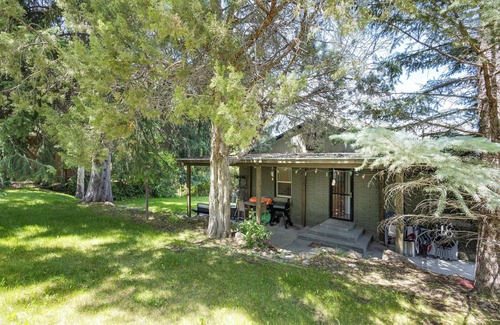 Lava Hot Springs Cottage | Mountain Views: Walkable Lava Hot Springs Home!