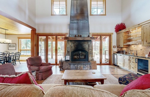 Mountain View Estates House | Mountain Views from the Hot Tub