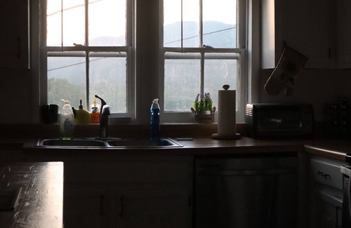 Jellico House | Mountain Views, Walking distance to State Park