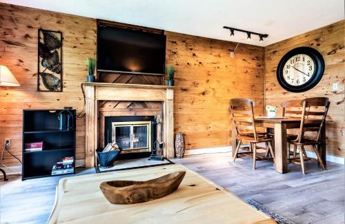 Chalet Village Apartment | Mountain Villa Magnificent Views - 2 Pools, Fireplace & Hot Tub