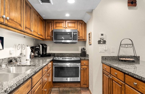 North Park City Condo | Mountain Village 2 Bedroom Ski-in/out + Multiple Hot Tubs, Pool, and Sauna