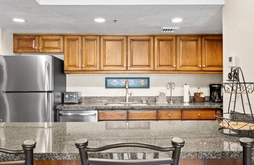 North Park City Condo | Mountain Village 2 Bedroom Ski-in/out + Multiple Hot Tubs, Pool, and Sauna