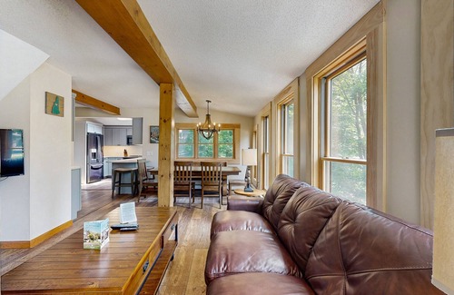Cranmore Birches House | Mountain village home: walk to downtown, entertainment; close to Mt. Cranmore