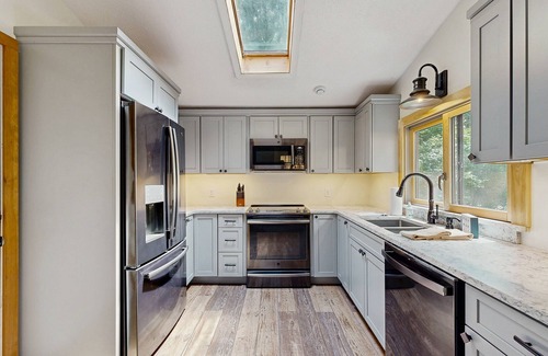 Cranmore Birches House | Mountain village home: walk to downtown, entertainment; close to Mt. Cranmore