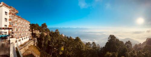 Baluwapati Deupur Hotel | Mountain Vista Retreat