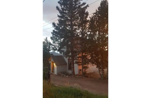 Victor House | Mountain Vistas !