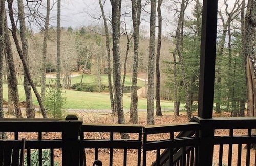Cashiers Condo | Mountain walk-in level condo!