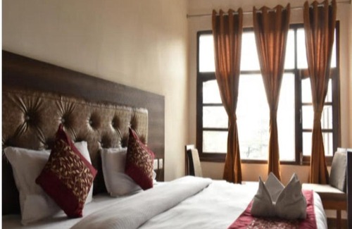 Shimla Hotel | Mountain Zest-Simla Royale Near Mall Road-Free Pickup From Railway Station Simla