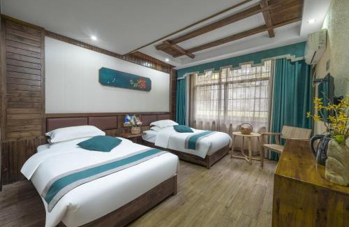 Wulingyuan Hotel | Mountains Beyond Mountains Inn