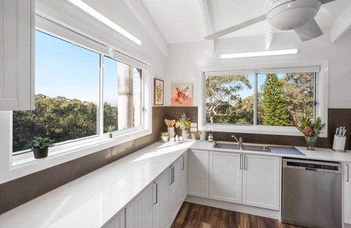 Mount Riverview House | Mountains Retreat For A Couple King Bed/Ensuite