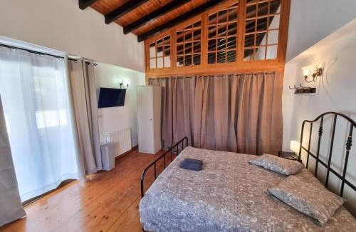 Agios Theodoros Apartment | Mountains Retreat Rooms & Suites