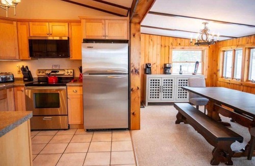 Ludlow House | Mountainside 4-BR Lodge 2-min to Okemo Mountain
