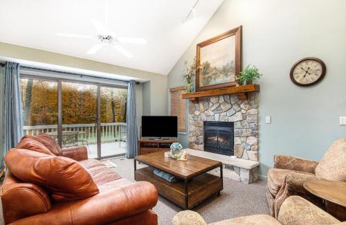 Thompsonville House | Mountainside 612