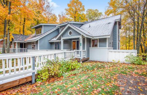Thompsonville House | Mountainside 612