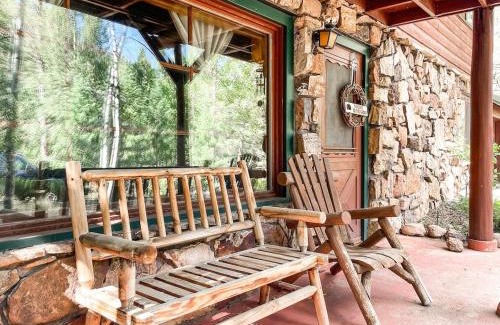Cascade-Chipita Park House | Mountainside Cabin peaceful near hiking trails