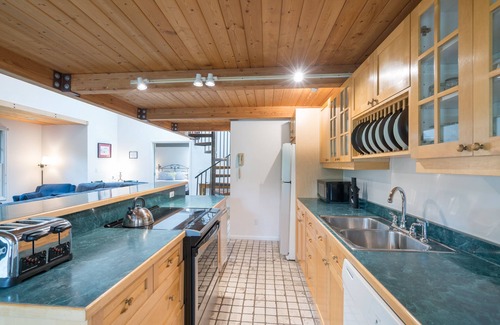 Telluride Condo | Mountainside Inn 3-Bedroom Condo With Private Hot Tub on the River