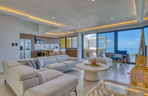 Camaronal House | Mountainside Retreat Exquisite OceanViews Sleeps6