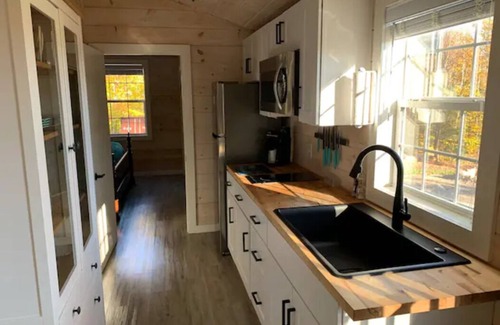 Tamworth Cottage | Mountainside Retreat! Pet Friendly! Great Views! Very Private.
