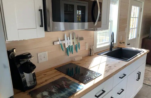 Tamworth Cottage | Mountainside Retreat! Pet Friendly! Great Views! Very Private.