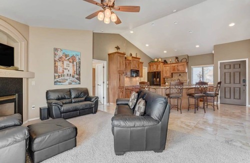 Cheyenne Meadows House | Mountainside View Firepit & Hot Tub