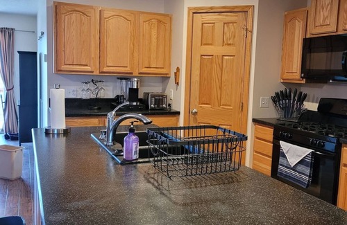 Adrian House | Mountaintop 2 BR Cottage on 100 peaceful acres