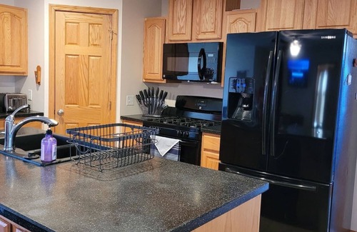 Adrian House | Mountaintop 2 BR Cottage on 100 peaceful acres