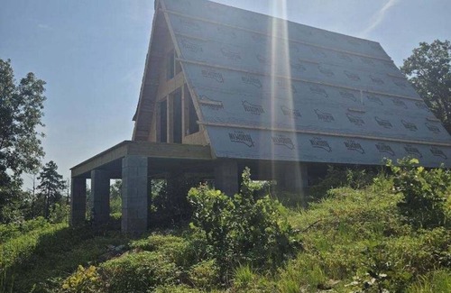 Bonnerdale Cabin | Mountaintop cabin 10 minutes from Hot Springs, AR - perfect for a getaway