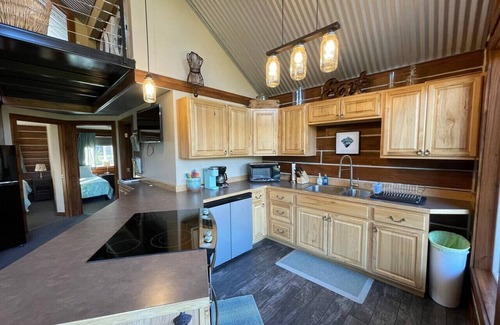 Bear Creek Cabin | MountainTop Cabin Seward