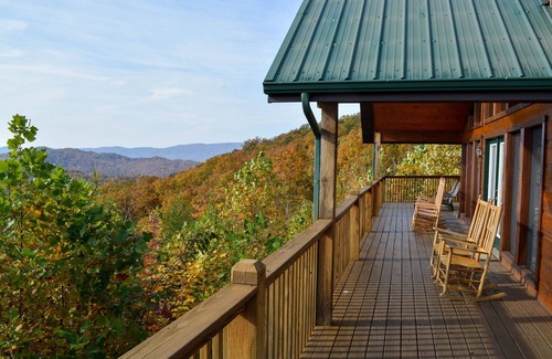 Gatlinburg - Pigeon Forge Cabin | Mountaintop Experience - Cabin