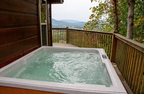 Gatlinburg - Pigeon Forge Cabin | Mountaintop Experience - Cabin