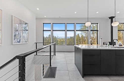 Stowe House | Mountaintop Retreat, Stunning Views - The Kelley