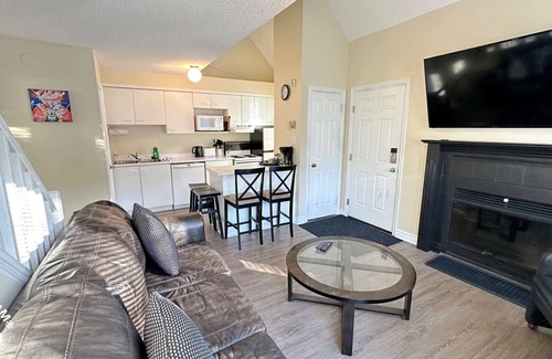 Craigleith Condo | Mountainview Loft at North Creek Resort