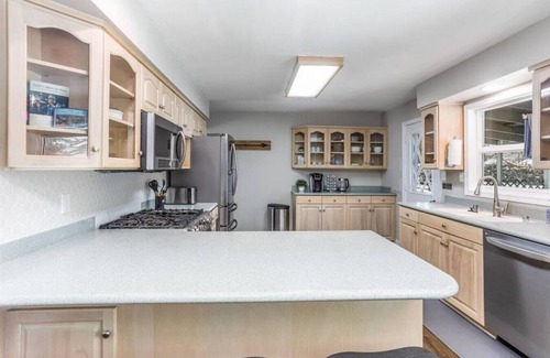 Seward House | MountainView Getaway - Spacious Home, Sleeps 11