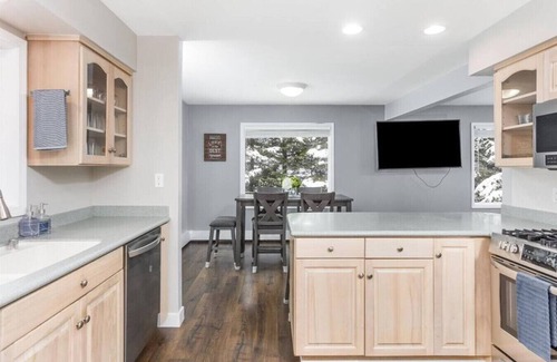Seward House | MountainView Getaway - Spacious Home, Sleeps 11