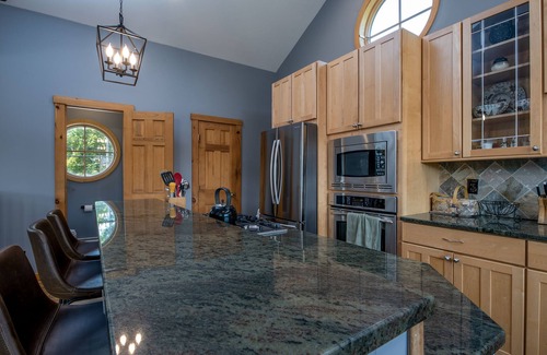 Ludlow Cabin | Mountainview Lodge - Newly Renovated Luxury Home <1 Mile To Okemo!