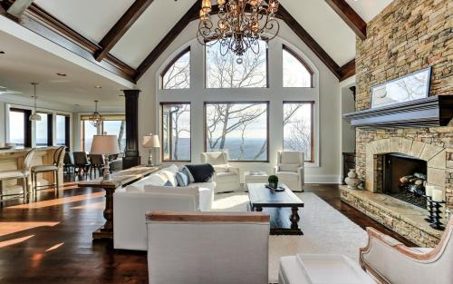 Big Canoe House | MountainView - Luxury VIEWS Pool Table Hot Tub Gourmet Kitchen