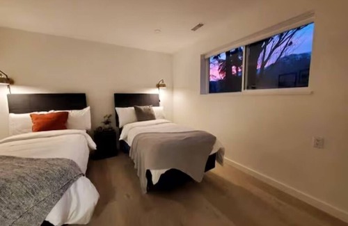 Garibaldi Highlands House | Mountian View Suite