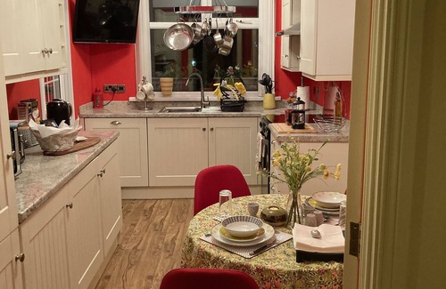 Belfast Apartment | Mountroyal Victorian Self Catering Studio Apartment 3. (Sleeps 2.)