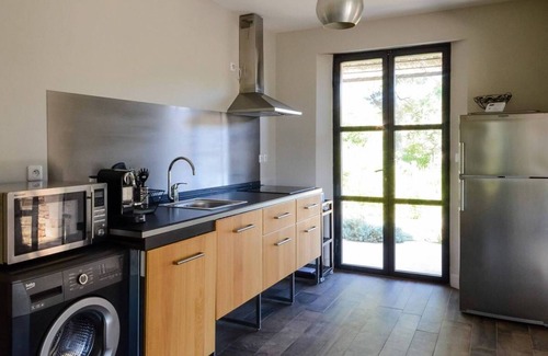 Menerbes Apartment | Moustier de Menerbes 1 – perfect countryside/village setting