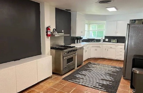 Palm Springs House | Movie Colony 4 bedroom XL house XL Pool Palm Spr Walk to Downtwn/Park 30 Day Min