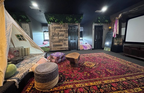 Lakeland Bed & Breakfast | Movie Night in the Enchanted Forest - Resort Style Pool, Theater & Game Room!