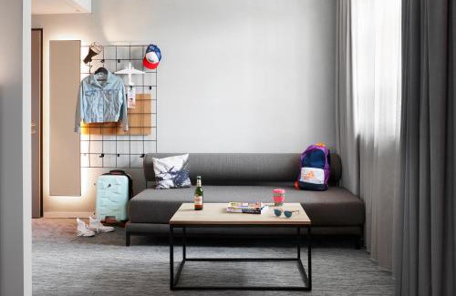 Muelheim Hotel | Moxy Cologne Muelheim