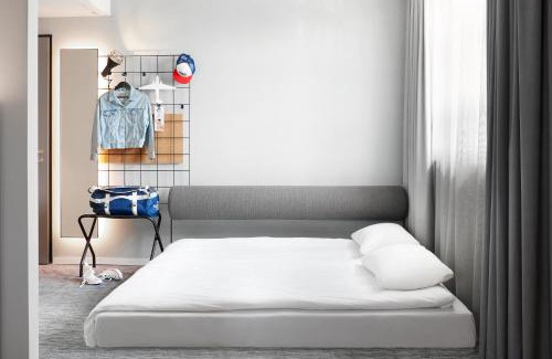 Muelheim Hotel | Moxy Cologne Muelheim