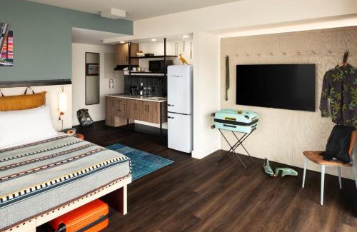 Downtown Halifax Hotel | Moxy Halifax Downtown